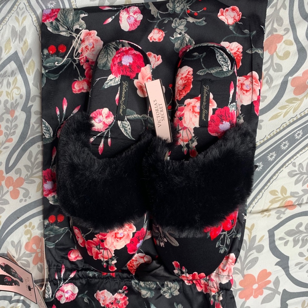 Victoria Secret slippers with bag
